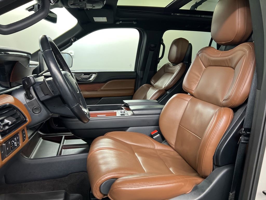 Used 2023 Lincoln Navigator Reserve image 26