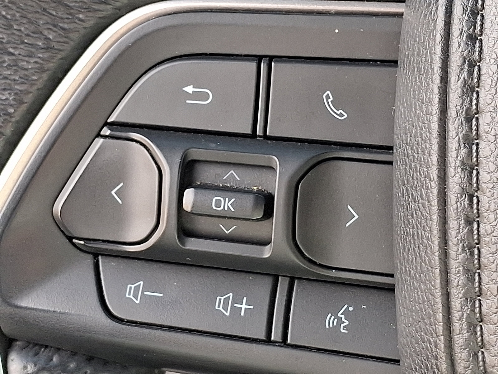 Certified 2024 Toyota Tacoma TRD Off-Road image 21