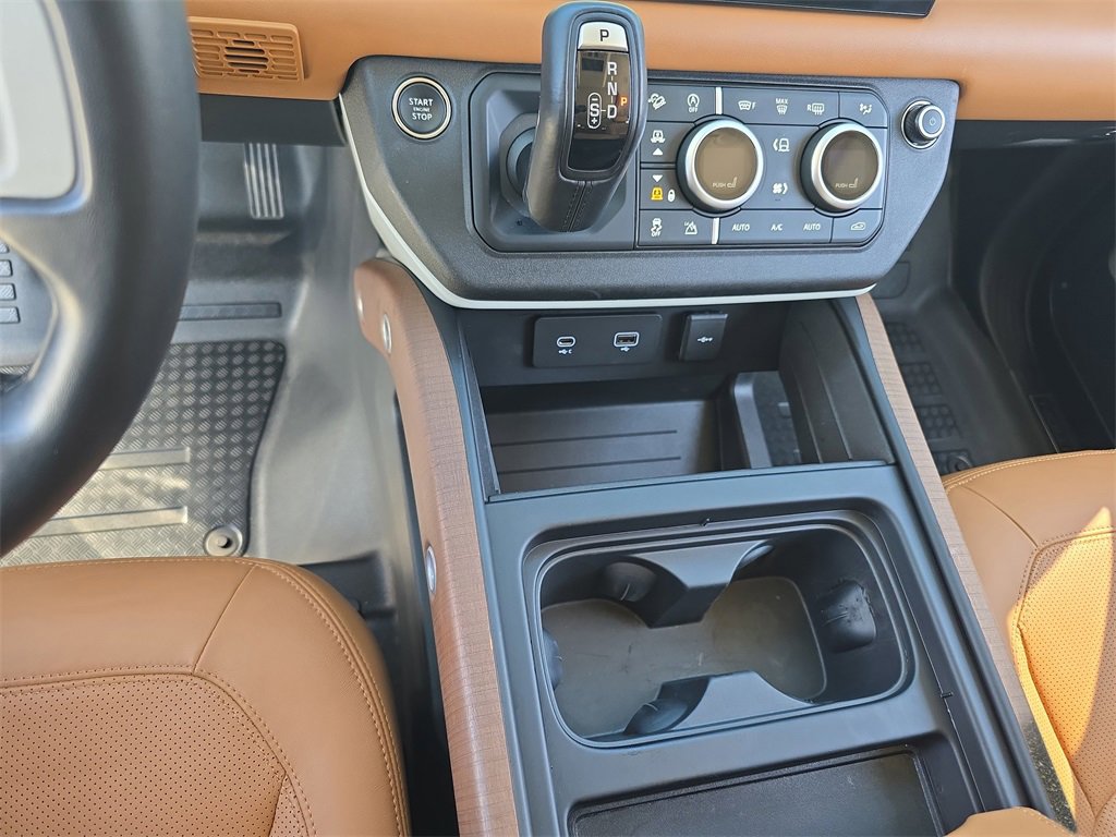 Used 2023 Land Rover Defender 130 First Edition image 26