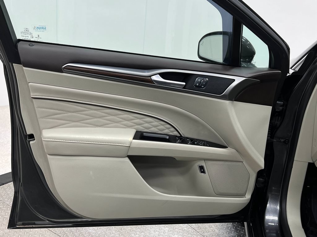 Used 2017 Ford Fusion Energi Platinum FWD image 16