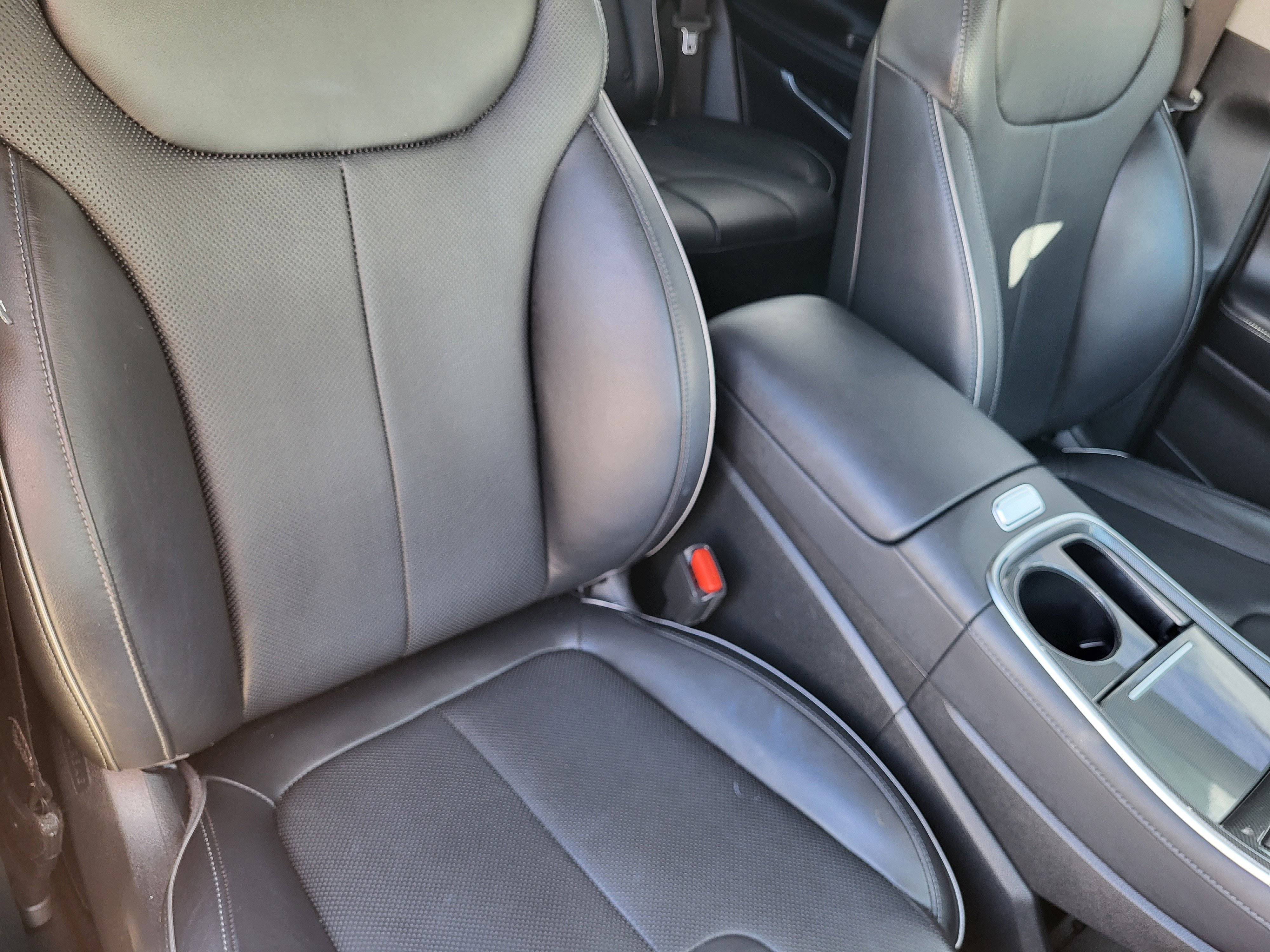 Used 2021 Hyundai Santa Fe Limited image 16