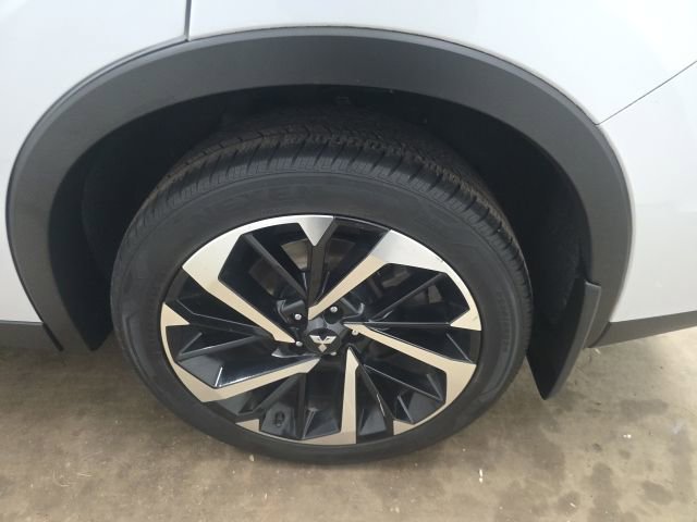 Used 2022 Mitsubishi Outlander ES image 13