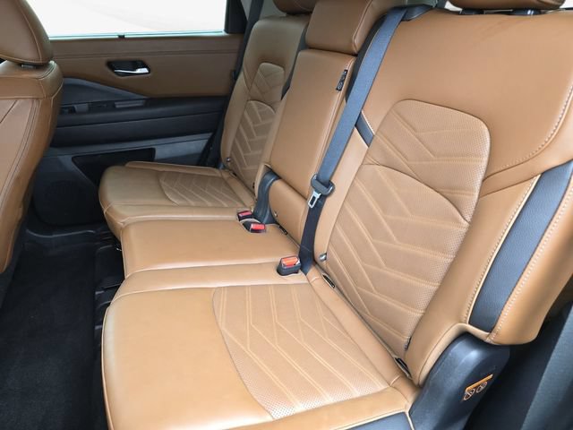 Used 2025 Nissan Pathfinder Platinum w/ Cargo Package FWD image 14