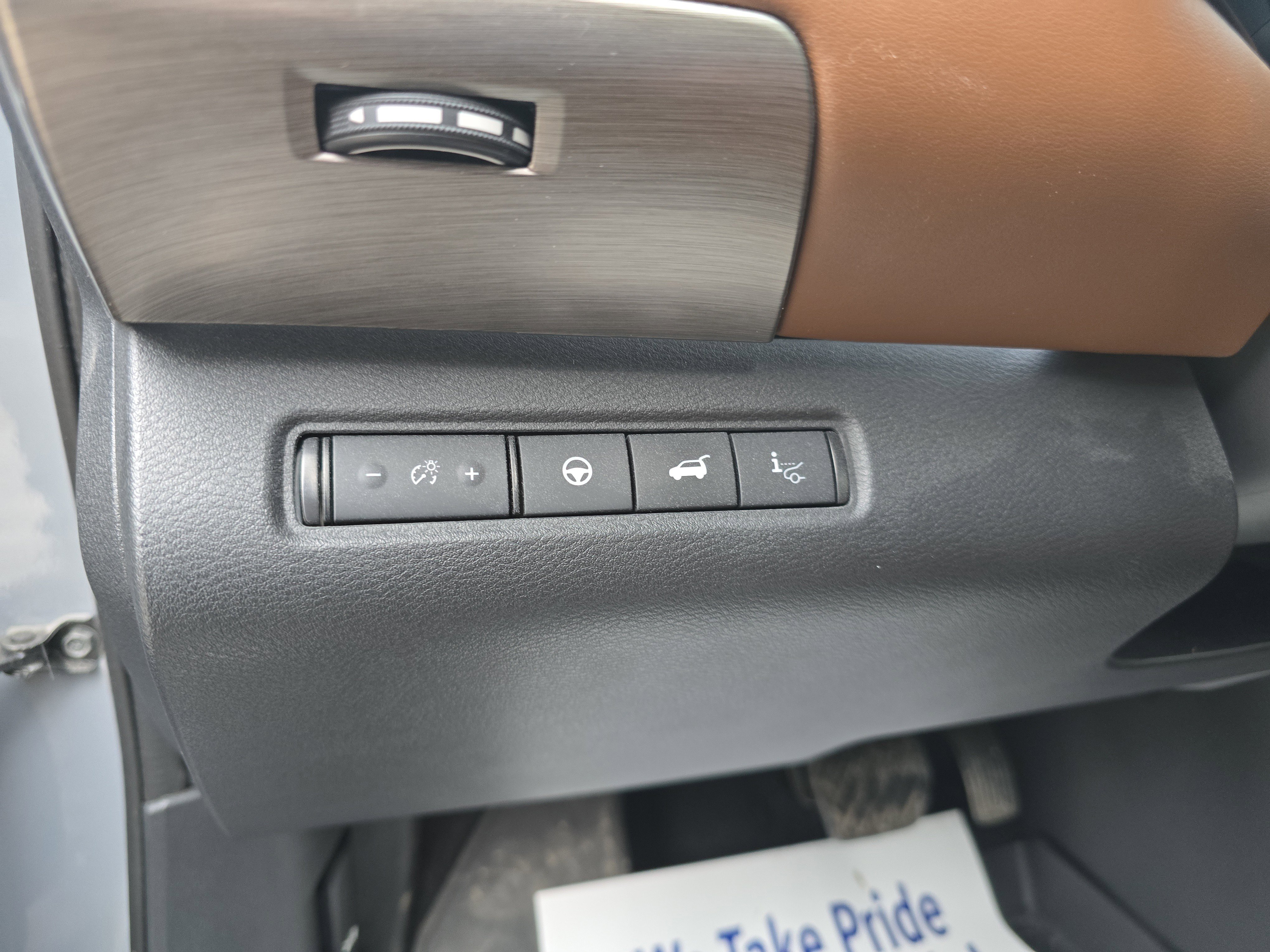 Used 2023 Nissan Pathfinder Platinum image 19