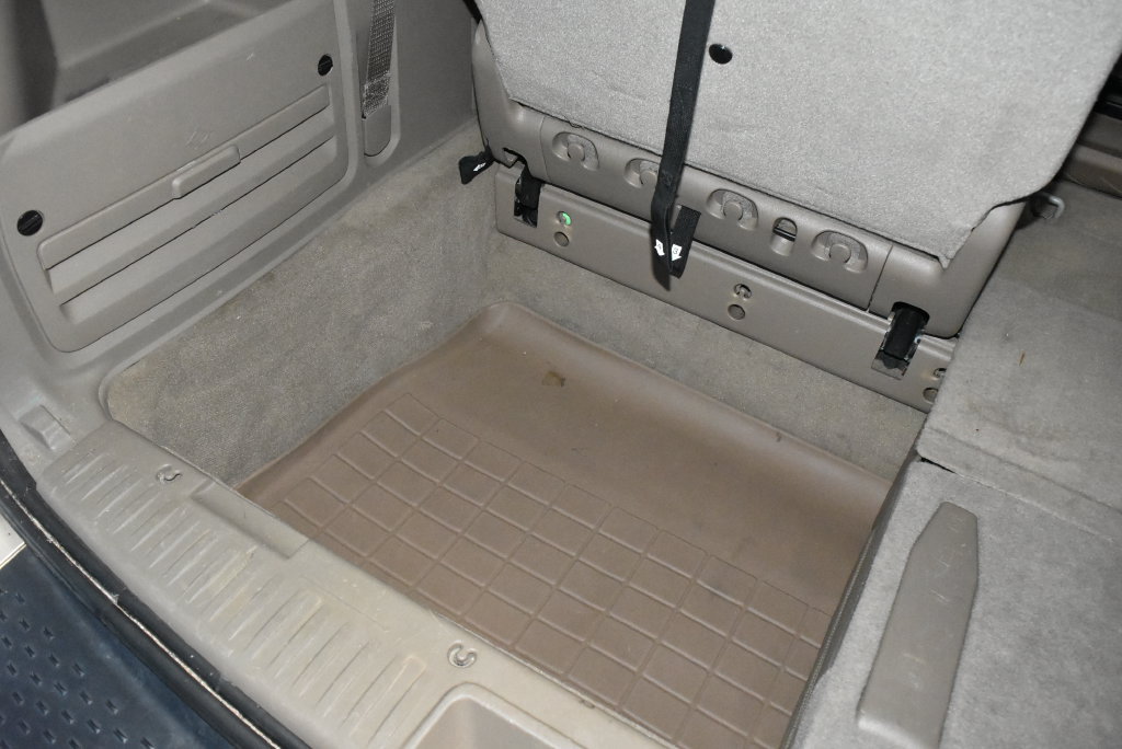 Used 2015 Chrysler Town & Country Touring-L w/ Driver Convenience Group FWD image 30