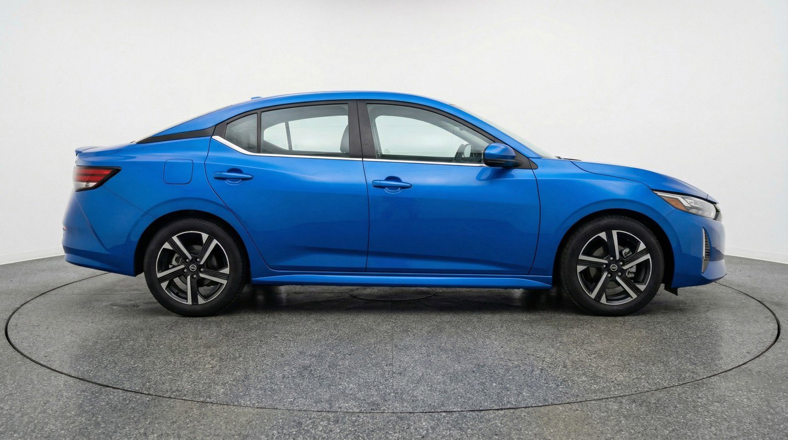 Used 2025 Nissan Sentra SV FWD image 11