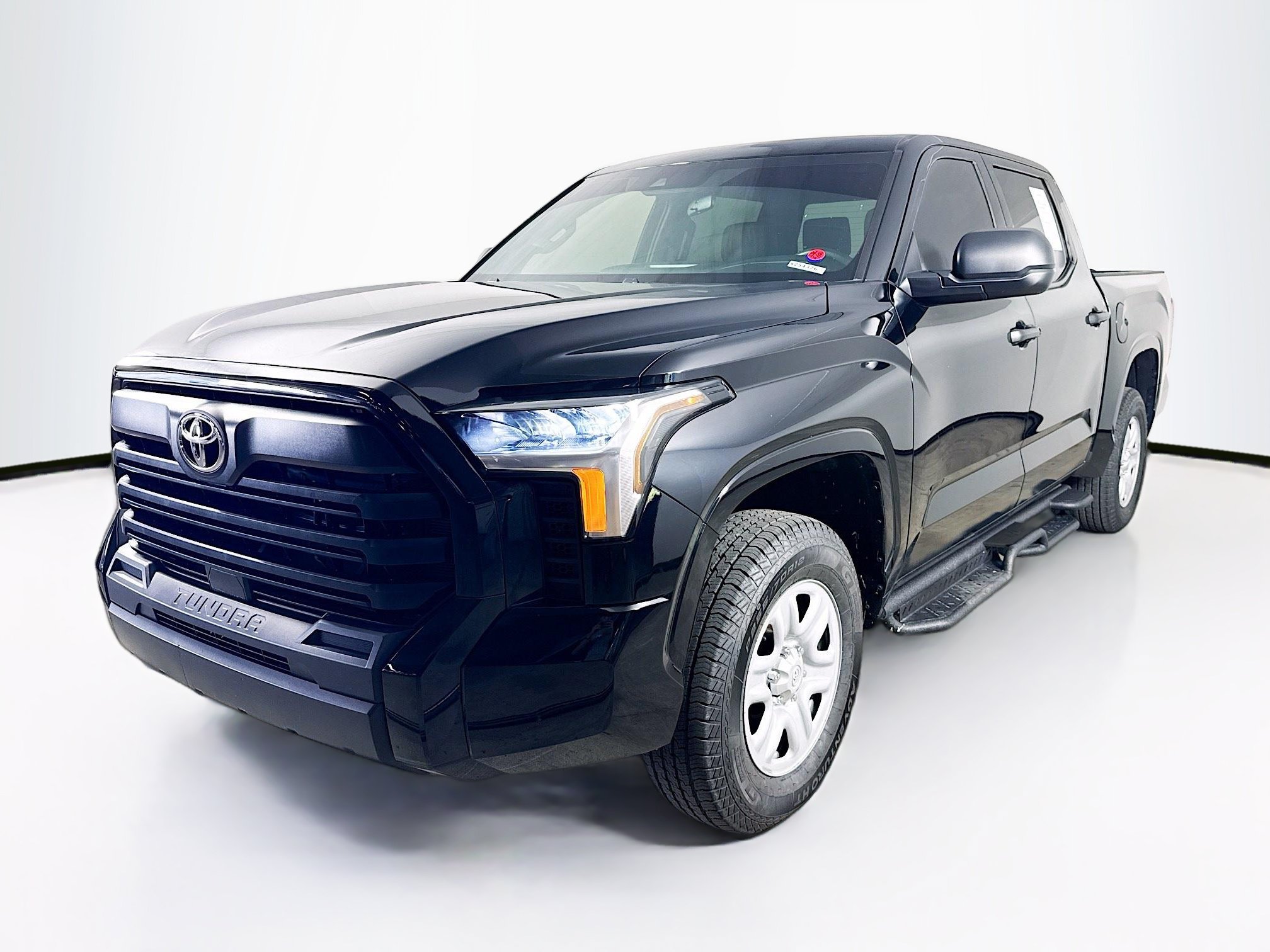 Used 2025 Toyota Tundra SR w/ SR Tow Package AWD/4WD image 4