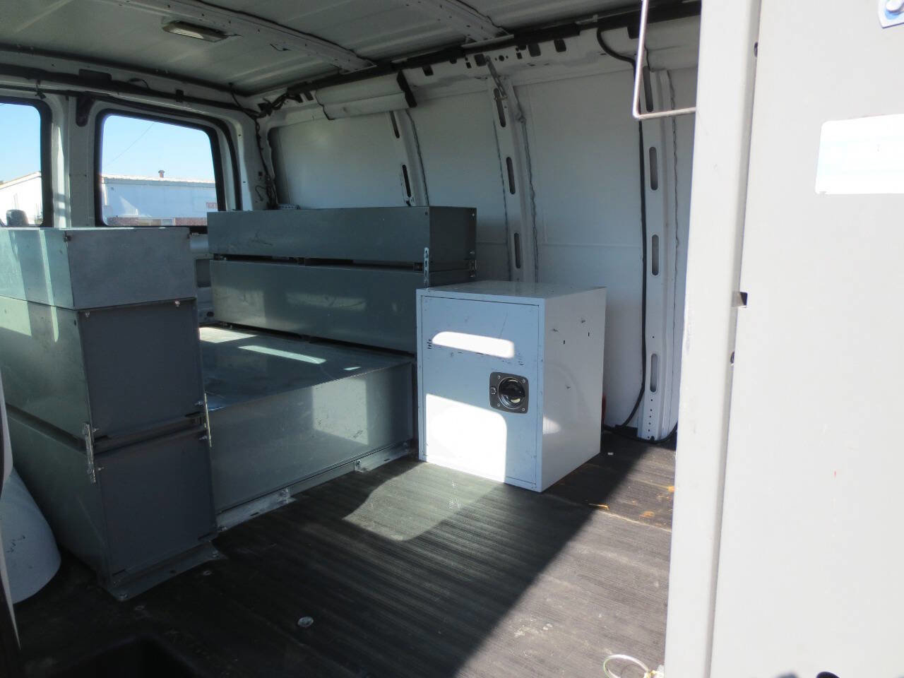 Used 2013 Chevrolet Express 2500 image 7