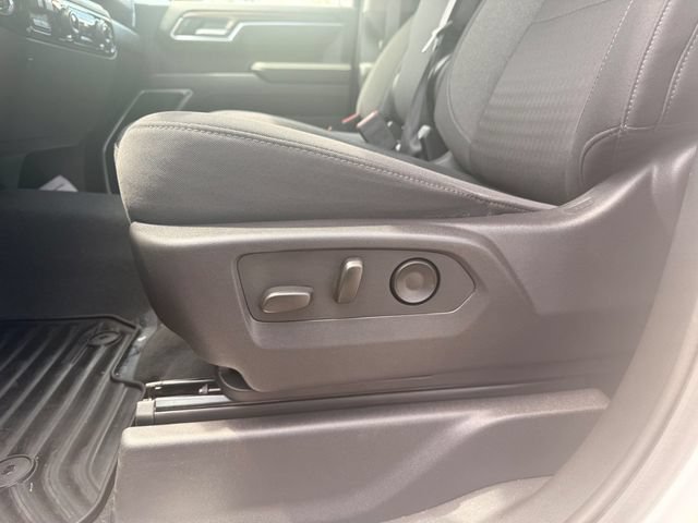 Used 2025 Chevrolet Silverado 1500 LT AWD/4WD image 12