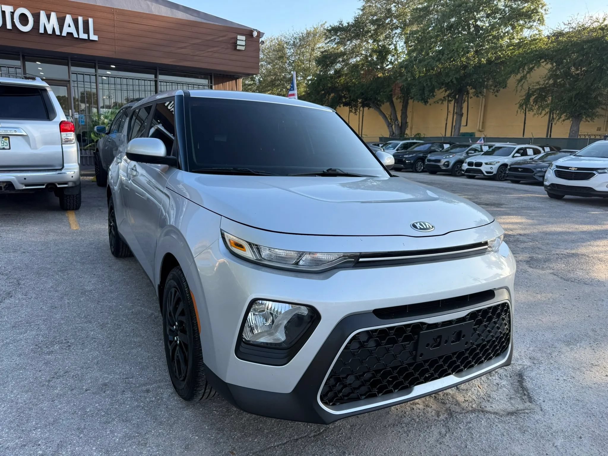 Used 2020 Kia Soul LX FWD image 3