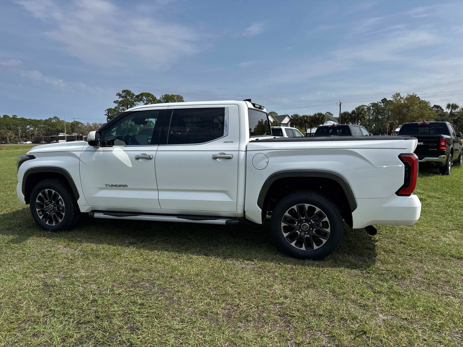 Used 2022 Toyota Tundra Limited AWD/4WD image 5