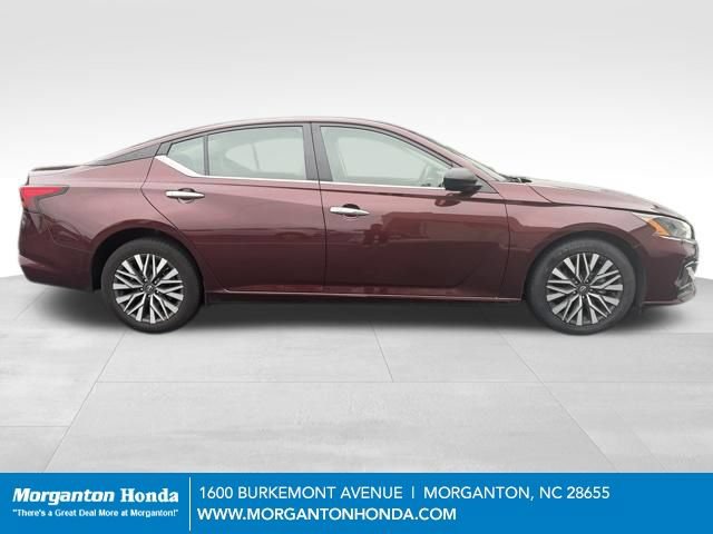 Used 2025 Nissan Altima 2.5 SV FWD image 9