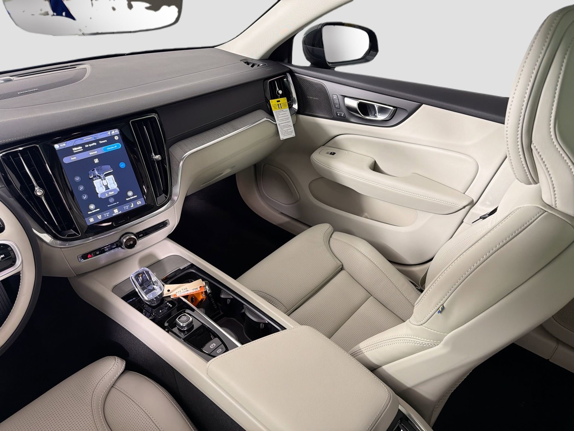 New 2026 Volvo V60 B5 Cross Country Ultra w/ Protection Package Premier AWD/4WD image 24
