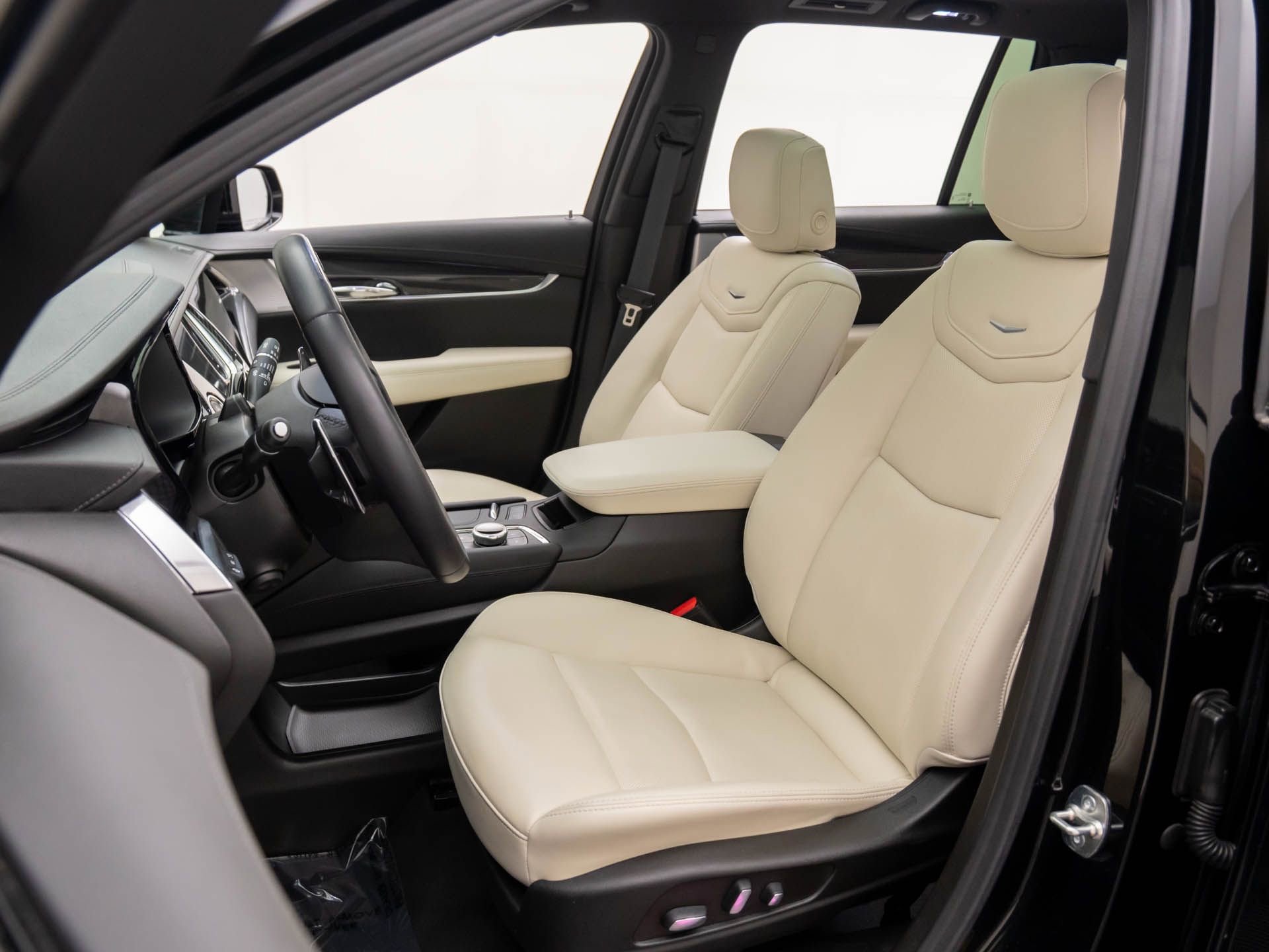 Certified 2024 Cadillac XT6 Sport w/ Technology Package image 12