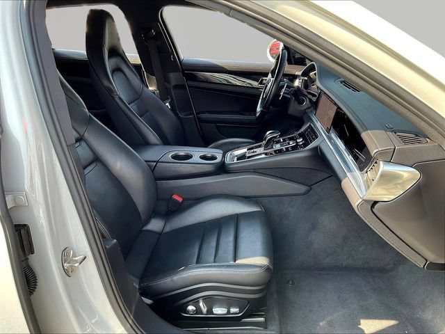 Used 2021 Porsche Panamera RWD image 30