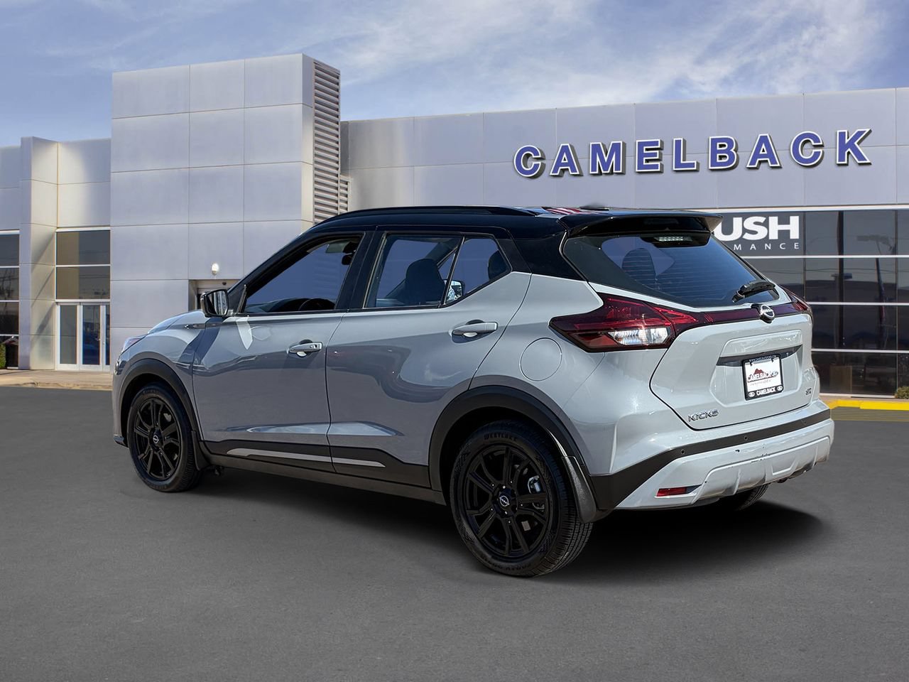 Used 2022 Nissan Kicks SR FWD image 4