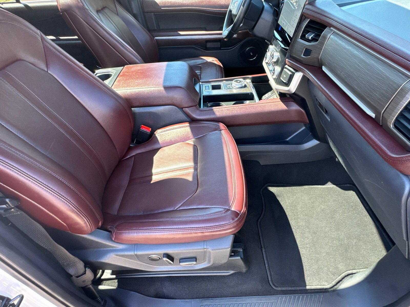 Used 2024 Ford Expedition Max Limited RWD image 16