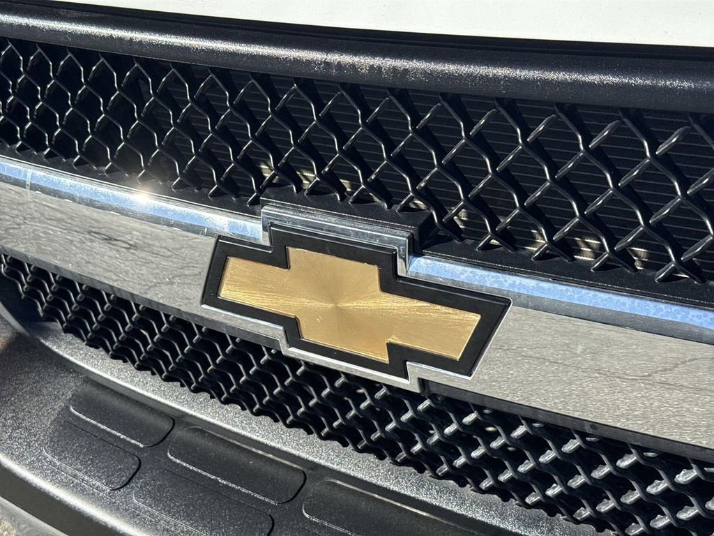 Used 2024 Chevrolet Express 2500 w/ Driver Convenience Package image 24