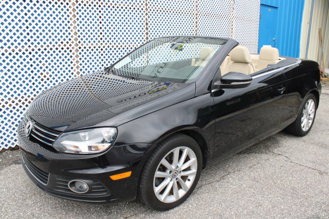 Used 2015 Volkswagen Eos Komfort FWD image 5