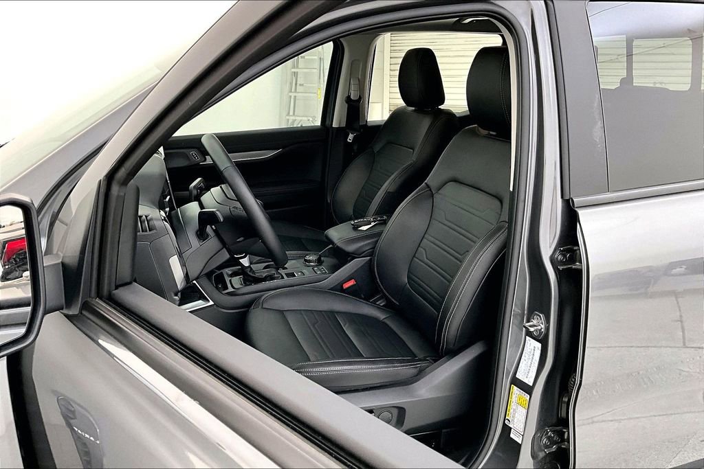 Used 2025 Ford Ranger Lariat w/ Trailer Tow Package image 33