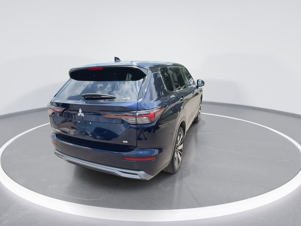 New 2025 Mitsubishi Outlander SE image 8