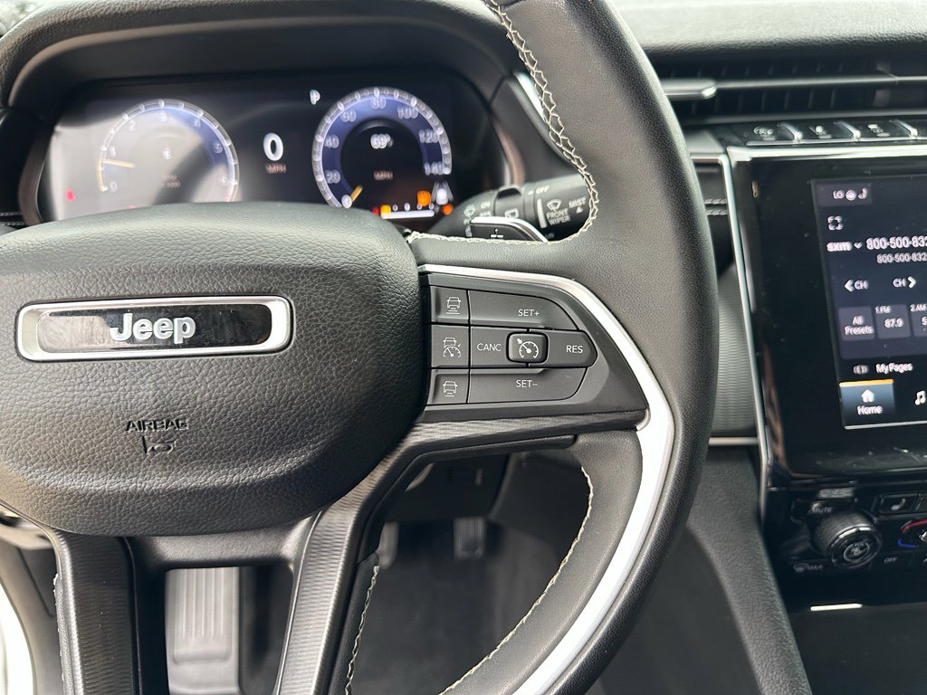 Used 2023 Jeep Grand Cherokee L Laredo w/ Luxury Tech Group I AWD/4WD image 15
