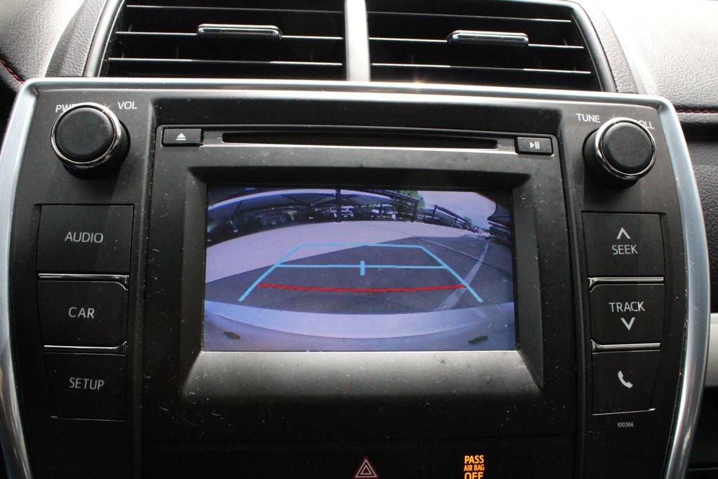 Used 2015 Toyota Camry SE FWD image 35
