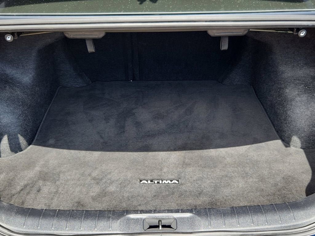Used 2024 Nissan Altima 2.5 SR FWD image 17