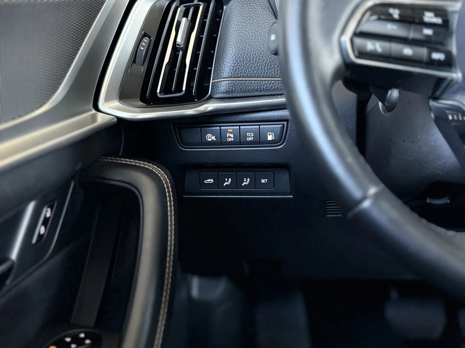 Used 2025 MAZDA CX-70 Plug-In Hybrid w/ Premium Pkg image 26