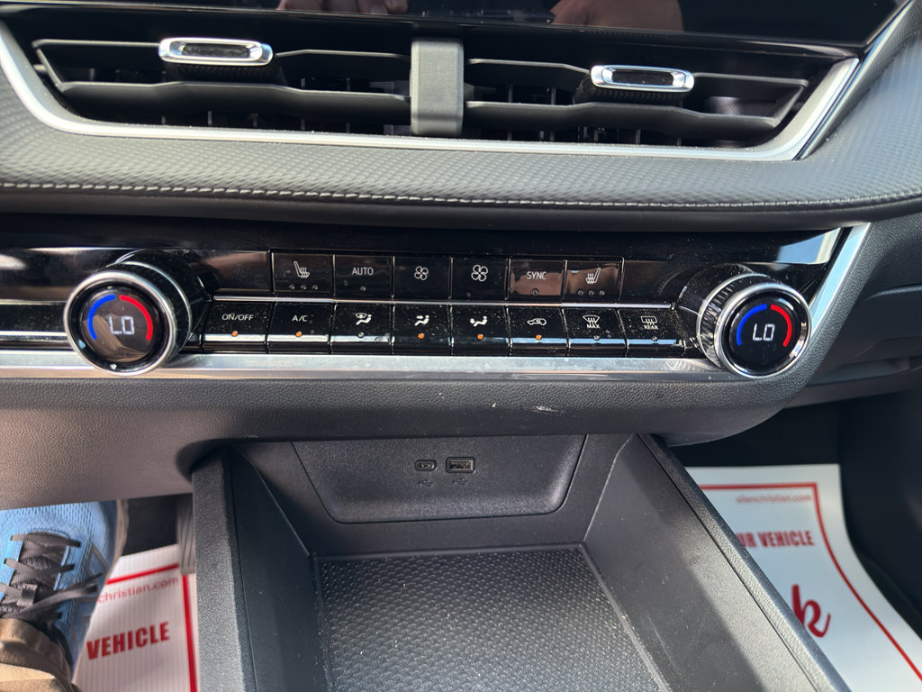 Used 2025 Chevrolet Equinox LT w/ Convenience Package II image 18