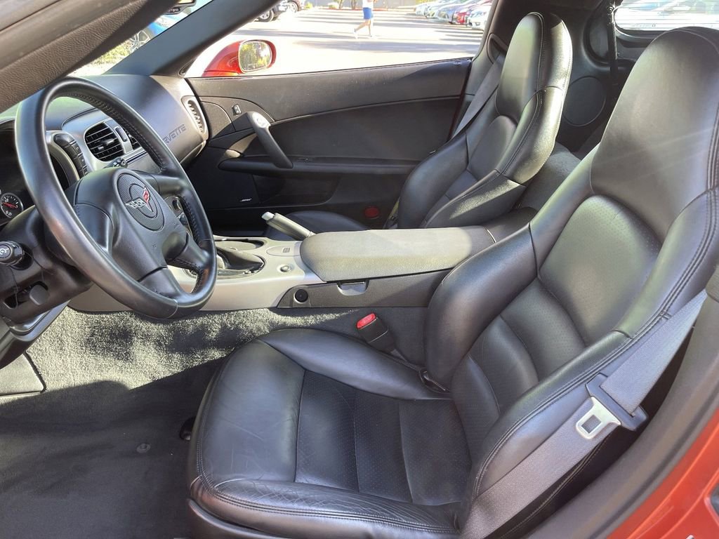 Used 2005 Chevrolet Corvette Coupe w/ Preferred Equipment Group RWD image 17