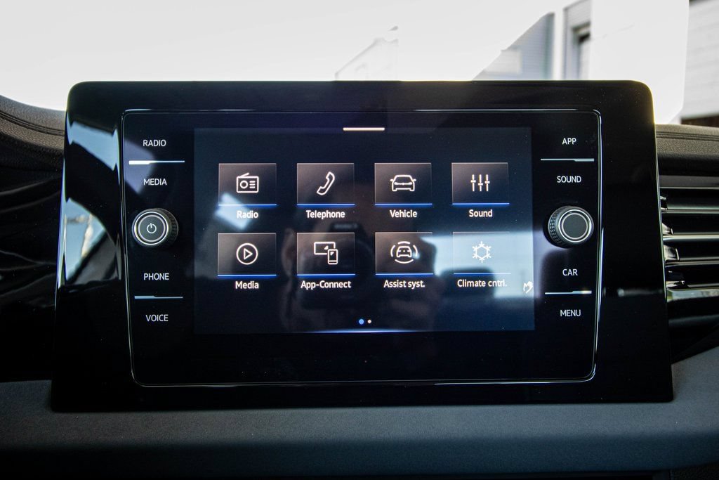 New 2026 Volkswagen Jetta SE FWD image 6