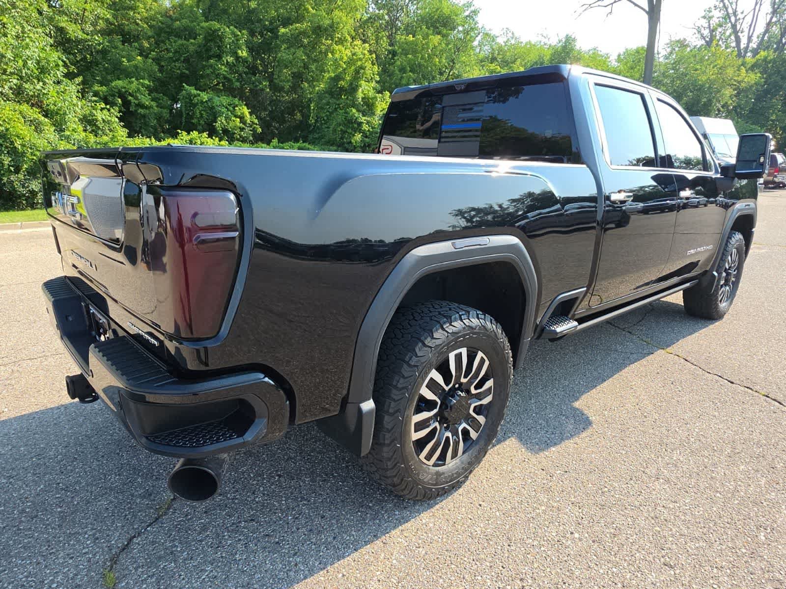 Used 2024 GMC Sierra 3500 Denali Ultimate AWD/4WD image 6