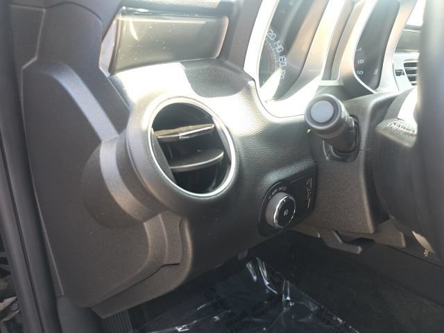 Used 2010 Chevrolet Camaro SS RWD image 17