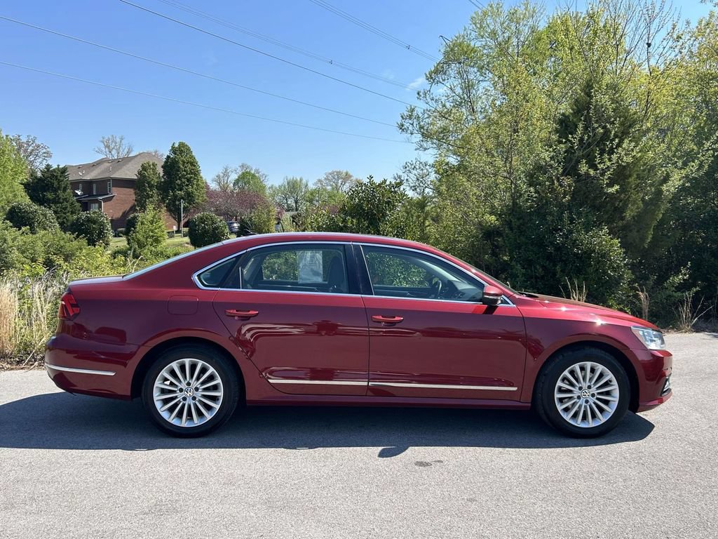 Used 2017 Volkswagen Passat 1.8T SE FWD image 2