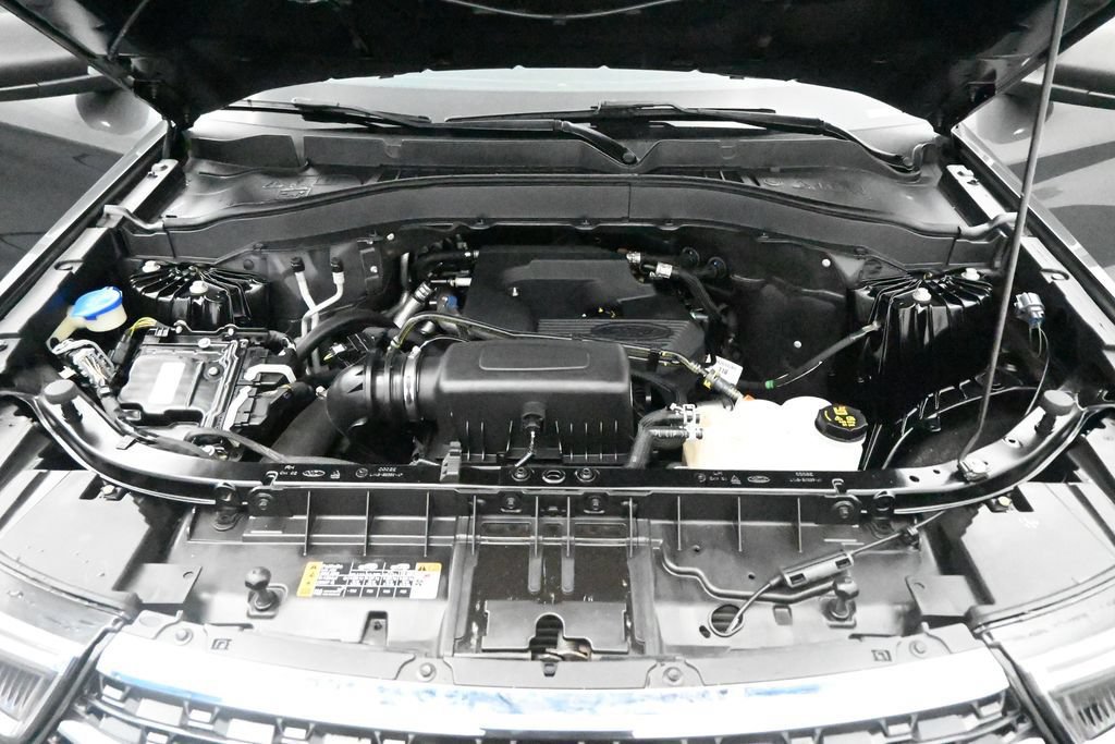 Used 2020 Ford Explorer XLT w/ Comfort Package AWD/4WD image 26