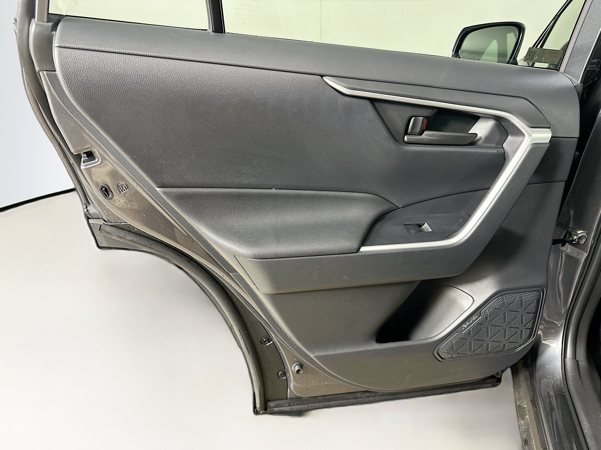 Used 2025 Toyota RAV4 LE AWD/4WD image 25