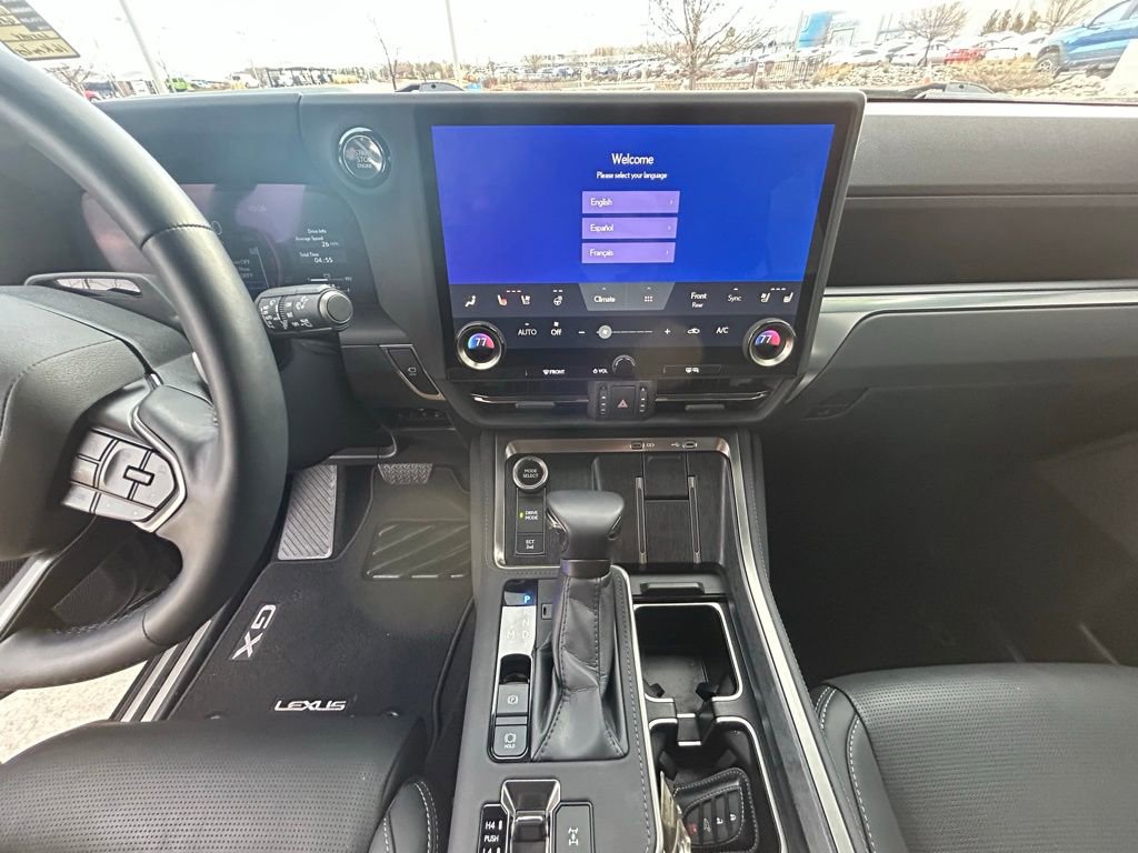 Used 2025 Lexus GX 550 image 16