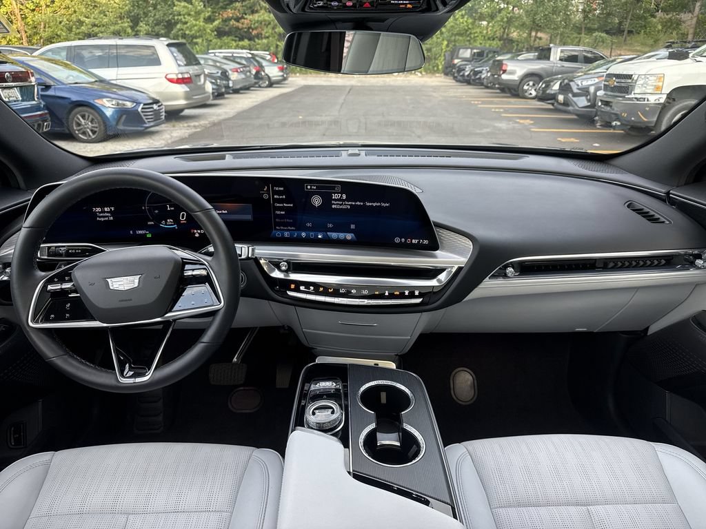 Used 2024 Cadillac Lyriq Sport AWD/4WD image 23