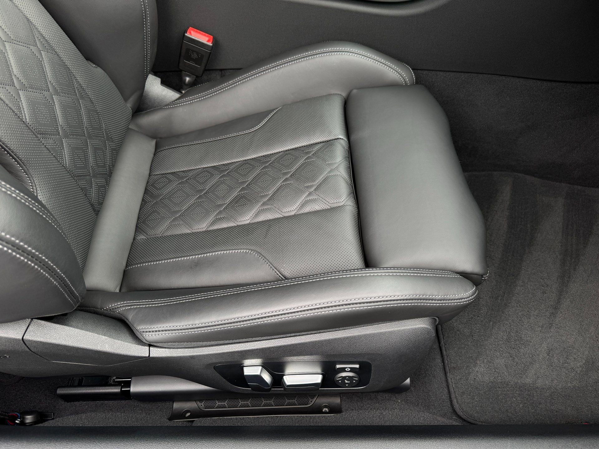 Used 2024 BMW M8 Competition image 52