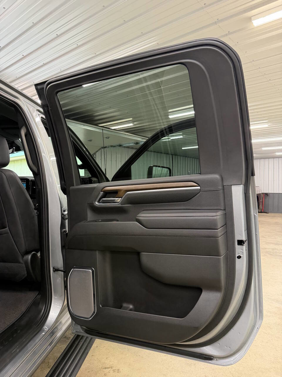 Used 2024 Chevrolet Silverado 2500 High Country w/ High Country Premium Package image 52