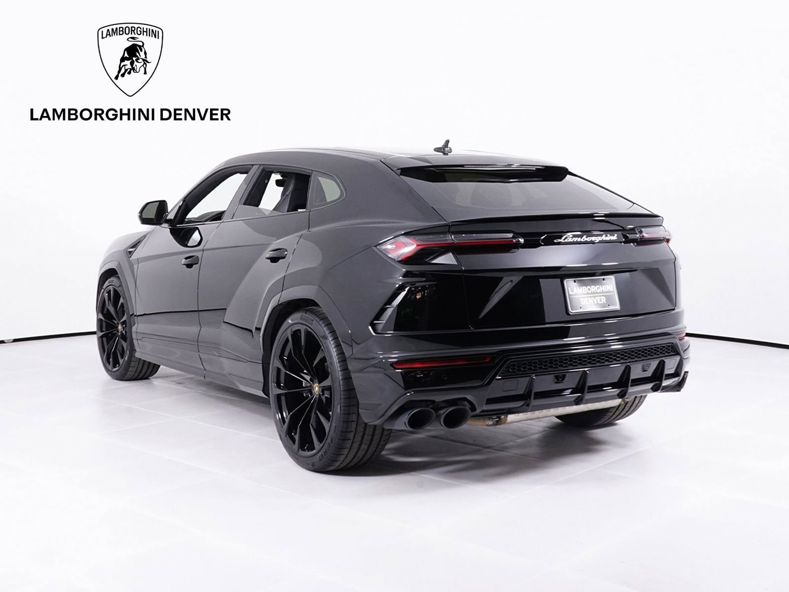 Used 2022 Lamborghini Urus image 3