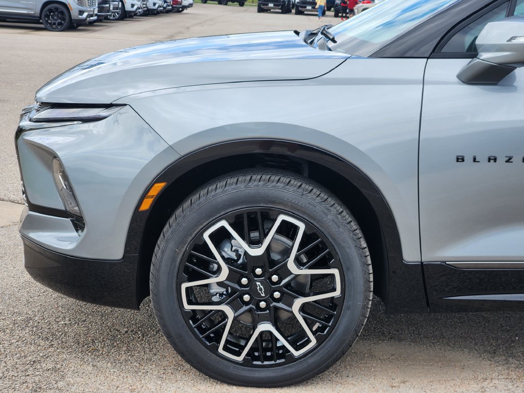New 2026 Chevrolet Blazer RS w/ Driver Confidence II Package FWD image 7