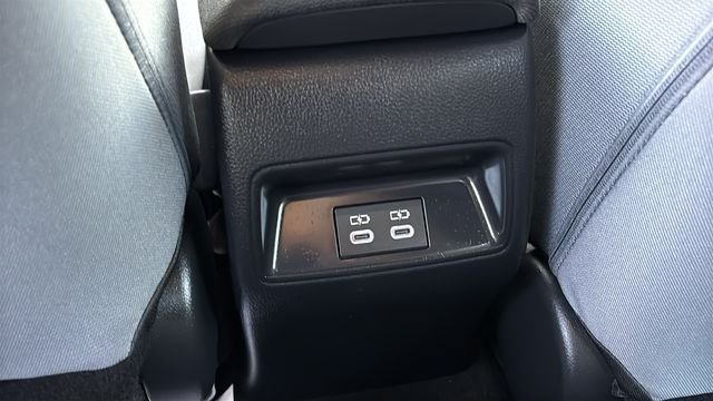 Used 2026 Toyota Corolla SE FWD image 8