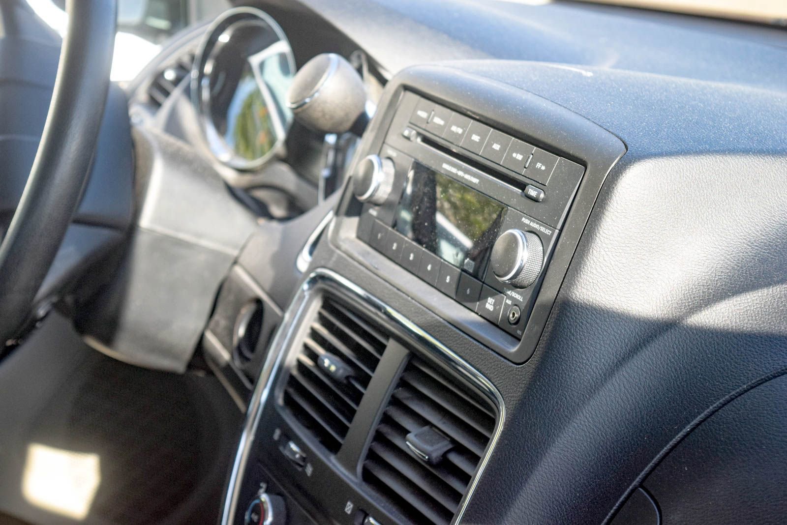 Used 2016 Dodge Grand Caravan American Value Package FWD image 19