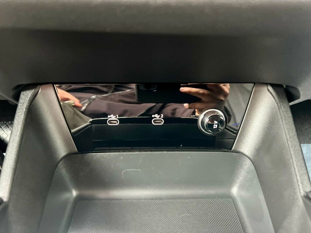 Used 2025 Audi Q6 e-tron Premium Plus w/ Premium Plus image 32