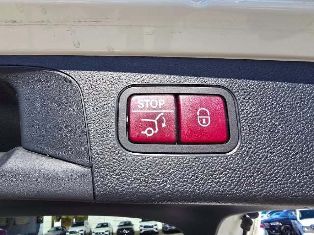 Used 2018 Mercedes-Benz GLC 300 4MATIC image 10