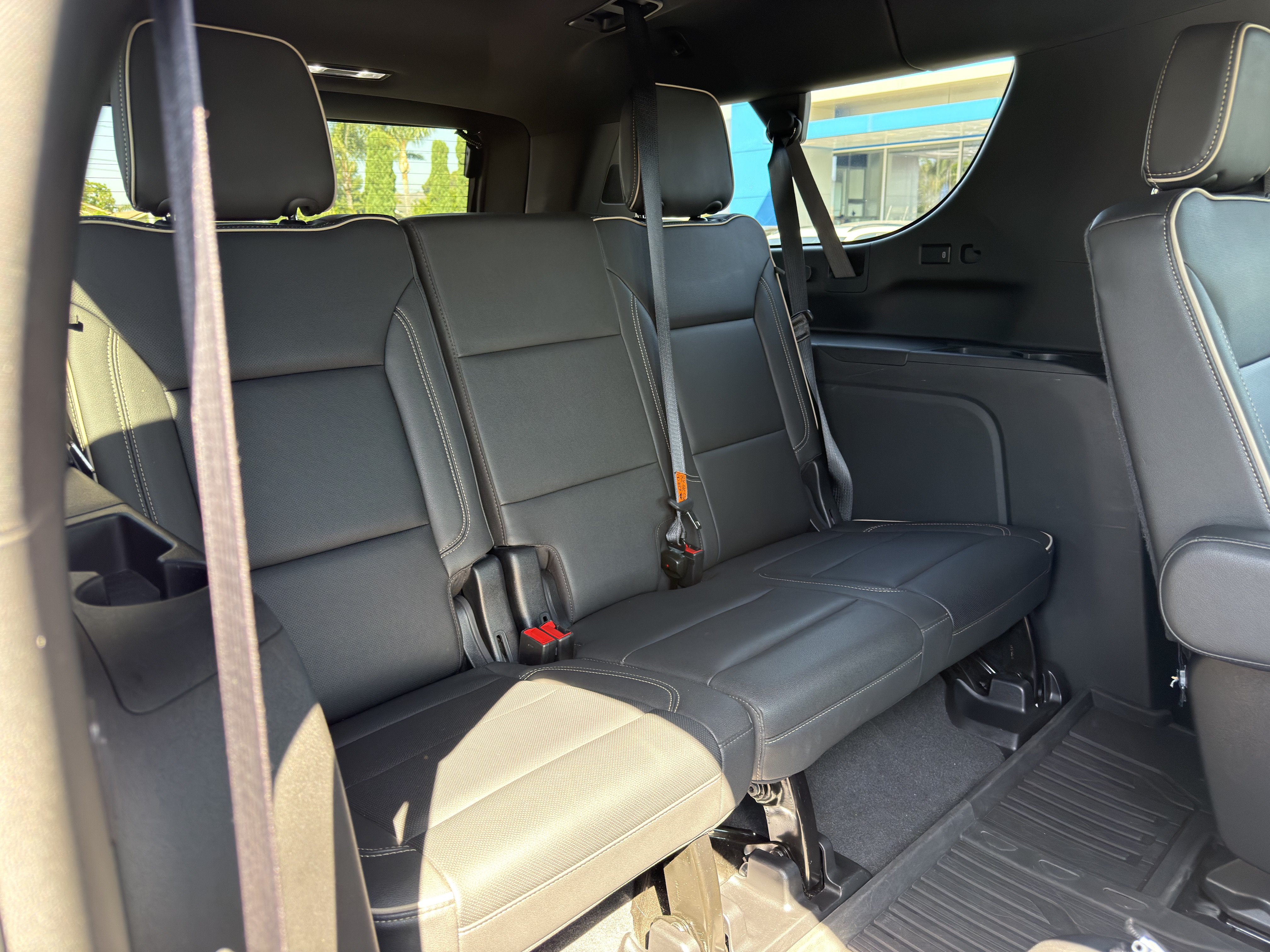 Used 2024 GMC Yukon XL SLT w/ SLT Premium Package RWD image 14