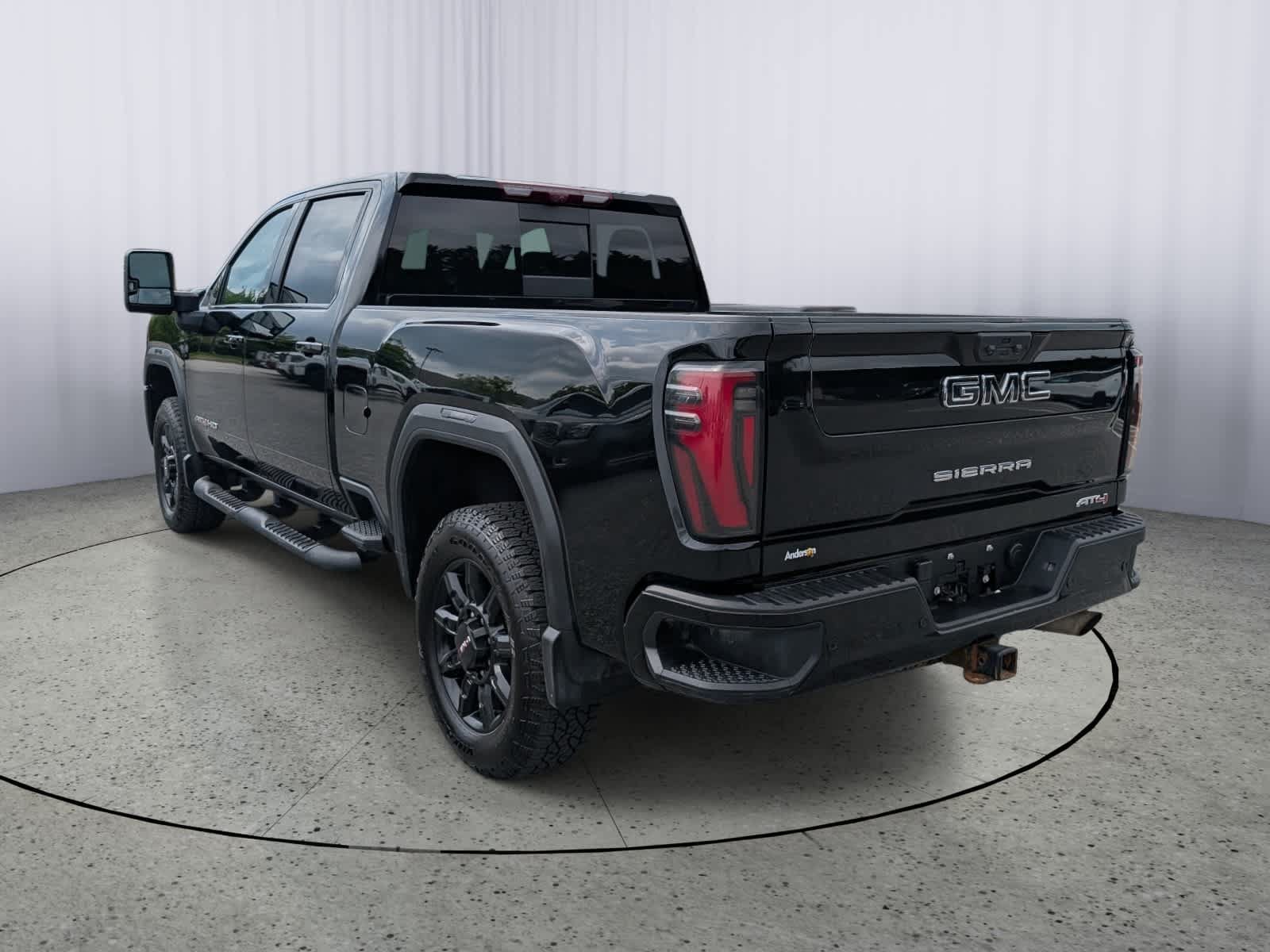 Used 2024 GMC Sierra 2500 AT4 w/ Technology Package AWD/4WD image 5