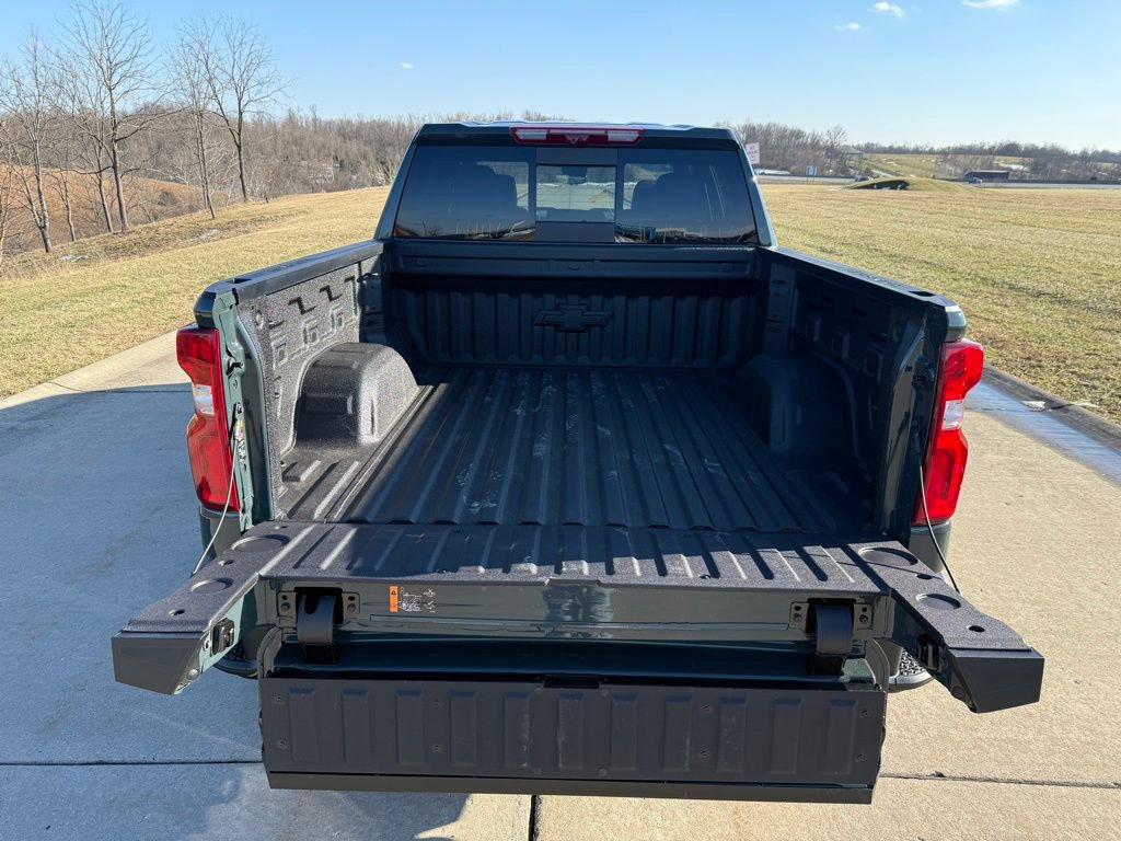 New 2026 Chevrolet Silverado 1500 ZR2 image 6